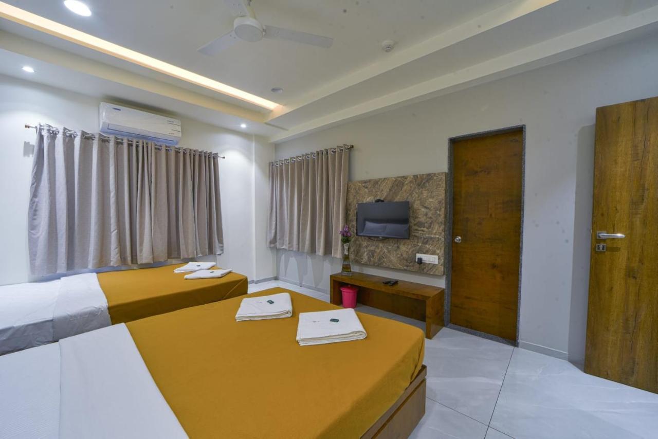 Hotel TrushaDham Kolhapur Exterior foto
