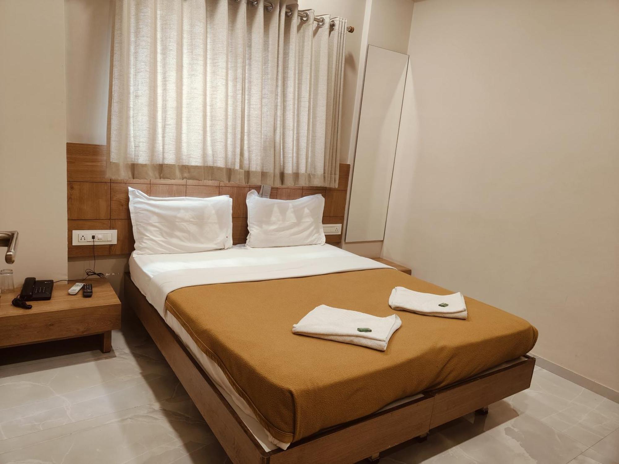 Hotel TrushaDham Kolhapur Exterior foto