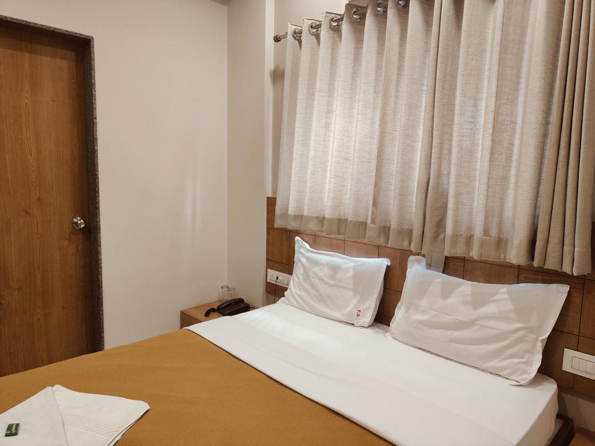 Hotel TrushaDham Kolhapur Exterior foto
