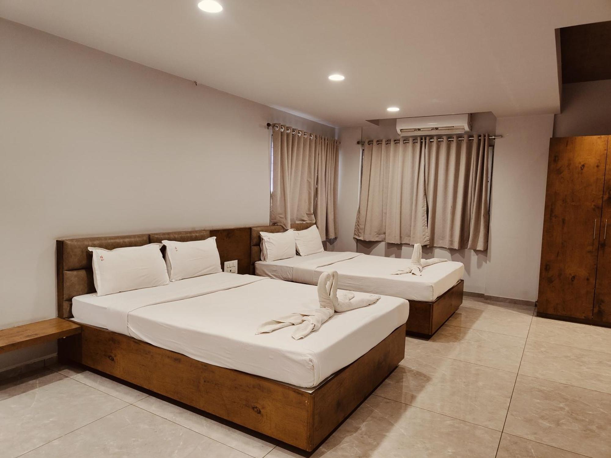 Hotel TrushaDham Kolhapur Exterior foto