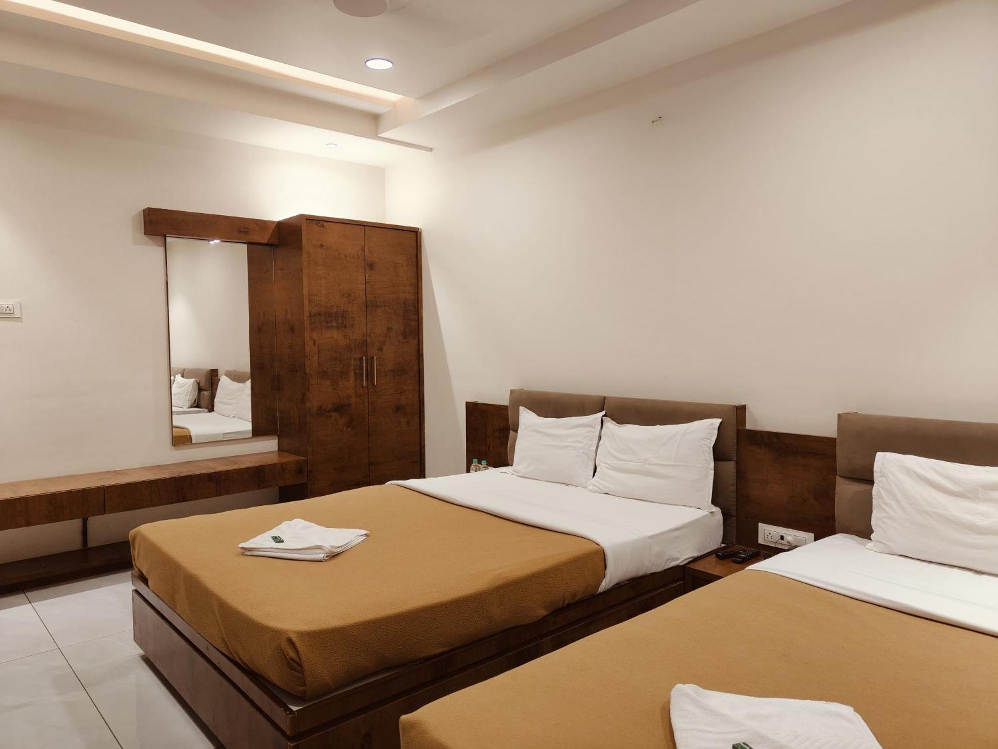 Hotel TrushaDham Kolhapur Exterior foto